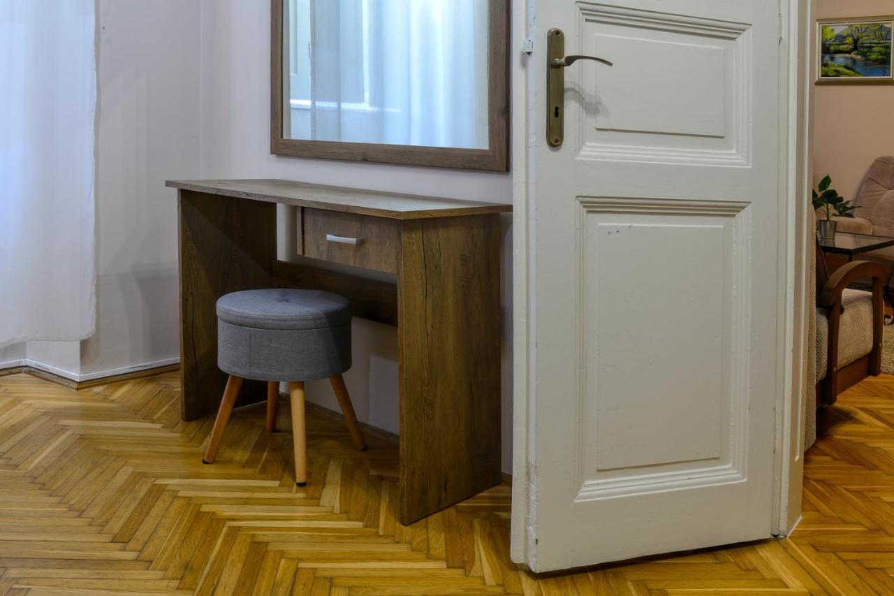 Demetrovics Udvarhaz Eger Exterior photo