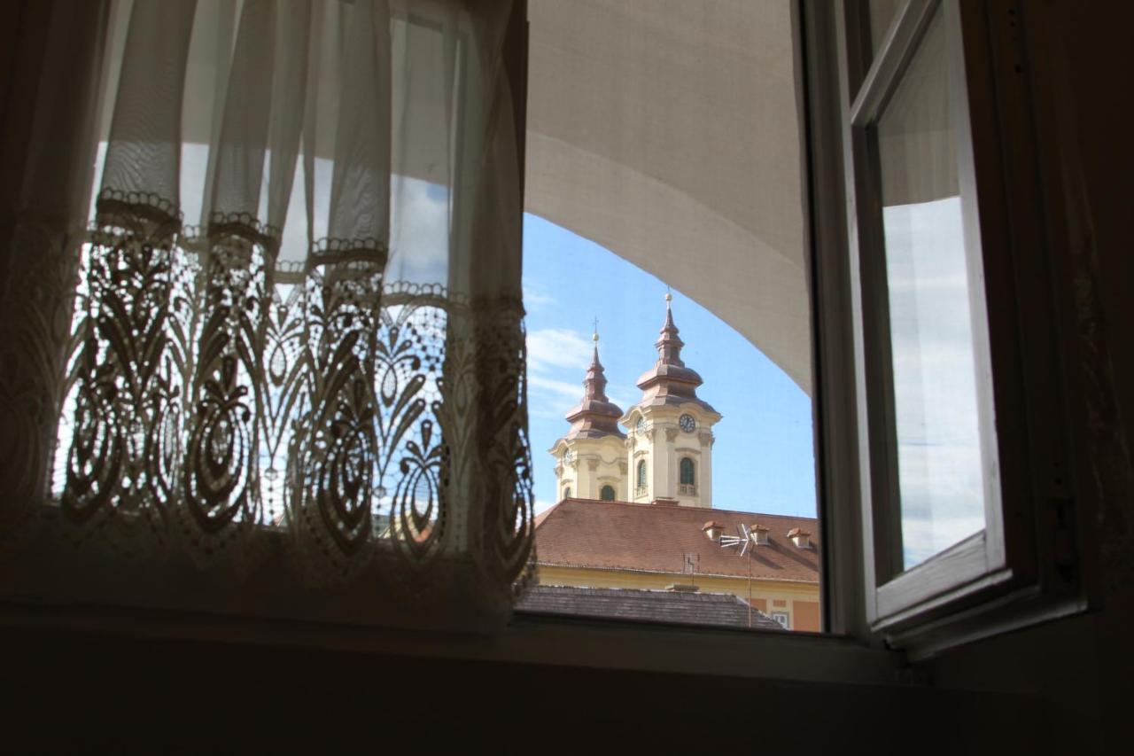 Demetrovics Udvarhaz Eger Exterior photo